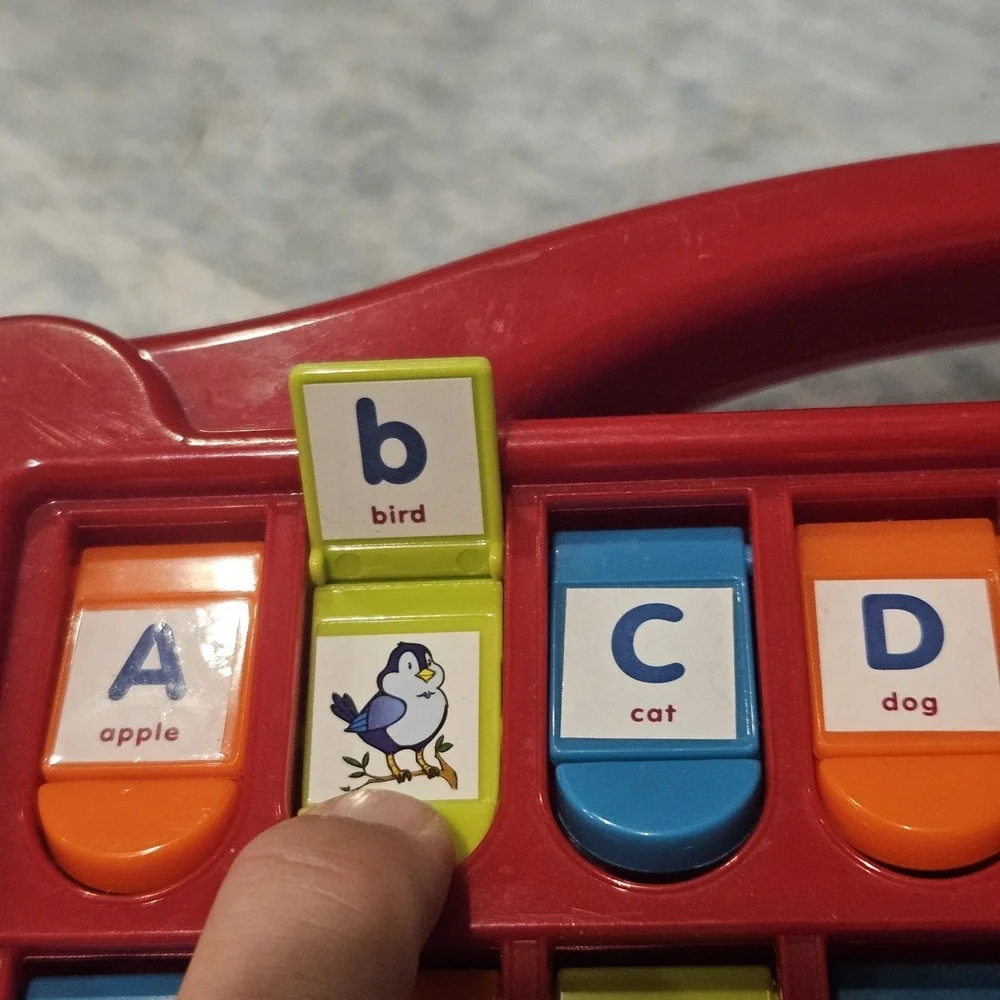 Battat Hide & Seek Alphabet 50 Pop-Up Letter Picture Flaps Preschool Toy